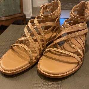 New size 6.5 women’s sandals